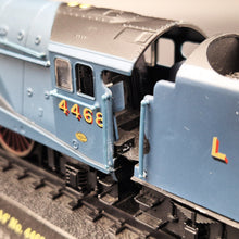 Load image into Gallery viewer, Amercom 1938 LNER Class A4 No. 4468 "Mallard" OO Scale Diecast Train Model Great British Locomotives Series