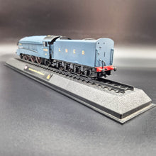 Load image into Gallery viewer, Amercom 1938 LNER Class A4 No. 4468 "Mallard" OO Scale Diecast Train Model Great British Locomotives Series