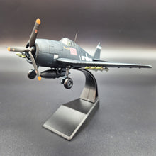 Load image into Gallery viewer, Amercom 1942 U.S Navy Grumman F6F-5 Hellcat Fighter 1:72 Diecast Plane