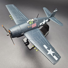 Load image into Gallery viewer, Amercom 1942 U.S Navy Grumman F6F-5 Hellcat Fighter 1:72 Diecast Plane