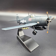 Load image into Gallery viewer, Amercom 1942 U.S Navy Grumman F6F-5 Hellcat Fighter 1:72 Diecast Plane