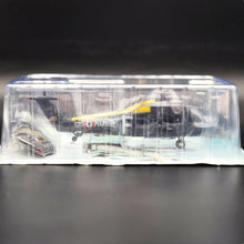 Load image into Gallery viewer, Amercom 1964 Sikorsky UH-34D Choctaw French Naval Aviation 1:72 Diecast Helicopter Model