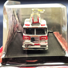 Load image into Gallery viewer, Amercom 2005 Quint Pierce Aerial and Pump Fire Engine "Bohemia Fire Dept" 1:87 Die Cast Model