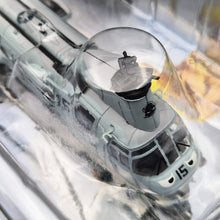 Load image into Gallery viewer, Amercom 2010 Boeing Vertol CH-46E Sea Knight US Marine 1:72 Diecast Helicopter
