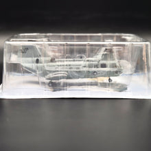 Load image into Gallery viewer, Amercom 2010 Boeing Vertol CH-46E Sea Knight US Marine 1:72 Diecast Helicopter