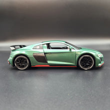 Load image into Gallery viewer, Explorafind 2020 Audi R8 V10 Green 1:24 Die Cast Car