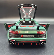 Load image into Gallery viewer, Explorafind 2020 Audi R8 V10 Green 1:24 Die Cast Car