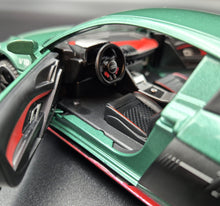 Load image into Gallery viewer, Explorafind 2020 Audi R8 V10 Green 1:24 Die Cast Car