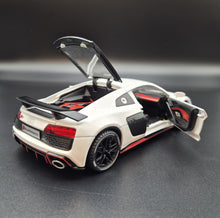 Load image into Gallery viewer, Explorafind 2020 Audi R8 V10 White 1:24 Die Cast Car