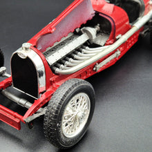 Load image into Gallery viewer, Bburago 1934 Bugatti Type 59 Red #3005 1:18 Diecast Grand Prix Racing Car