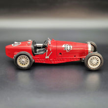 Load image into Gallery viewer, Bburago 1934 Bugatti Type 59 Red #3005 1:18 Diecast Grand Prix Racing Car