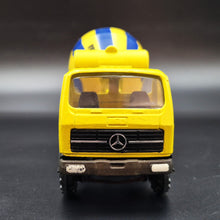 Load image into Gallery viewer, Conrad 1986 Mercedes Benz 2224 Cement Mixer Truck Elba Kaiser #3044 1:50 Diecast Model