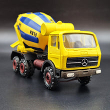 Load image into Gallery viewer, Conrad 1986 Mercedes Benz 2224 Cement Mixer Truck Elba Kaiser #3044 1:50 Diecast Model