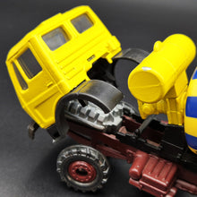 Load image into Gallery viewer, Conrad 1986 Mercedes Benz 2224 Cement Mixer Truck Elba Kaiser #3044 1:50 Diecast Model