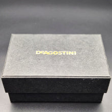 Load image into Gallery viewer, DeAgostini Honda NSR500 Italy GP 2001 - Valentino Rossi 1:24 MotoGP Collection Die Cast Motorbike