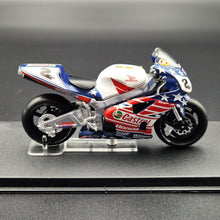 Load image into Gallery viewer, DeAgostini Honda VTR1000 Laguna Seca 2002 - Colin Edwards 1:24 MotoGP Collection Die Cast Motorbike