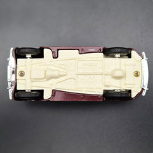 Load image into Gallery viewer, ERTL 1958 London Taxi-Austin FX3 3 Door Taxi Cab Maroon #2551 1:43 ERTL Vintage Vehicles Diecast Model