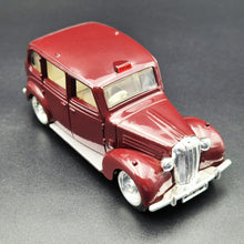 Load image into Gallery viewer, ERTL 1958 London Taxi-Austin FX3 3 Door Taxi Cab Maroon #2551 1:43 ERTL Vintage Vehicles Diecast Model