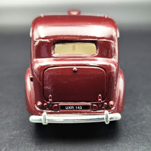 Load image into Gallery viewer, ERTL 1958 London Taxi-Austin FX3 3 Door Taxi Cab Maroon #2551 1:43 ERTL Vintage Vehicles Diecast Model