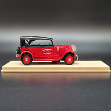 Load image into Gallery viewer, Eligor 1927 Renault NN Torpedo Capote Fire Service Car #1040 Red 1/43 Diecast Model