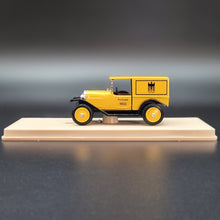 Load image into Gallery viewer, Eligor 1925 Opel Laubfrosch Camionnette (Van) Postes Allemandes (German Post Office) #1065 Yellow 1/43 Diecast Model