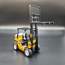Load image into Gallery viewer, Explorafind Forklift Truck Yellow 1:24 Die Cast