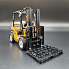 Load image into Gallery viewer, Explorafind Forklift Truck Yellow 1:24 Die Cast
