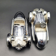 Load image into Gallery viewer, Gaiety Toys 1949 Morgan Motor Company 3-Wheeler Clockwork Motor Version Chrome 1:32 Diecast Models x 2