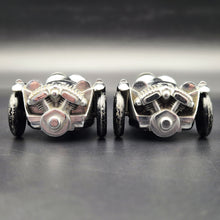 Load image into Gallery viewer, Gaiety Toys 1949 Morgan Motor Company 3-Wheeler Clockwork Motor Version Chrome 1:32 Diecast Models x 2