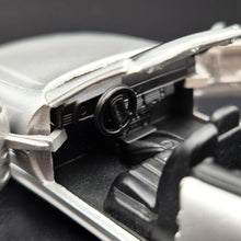 Load image into Gallery viewer, Gama Mini 1993 Mercedes-Benz SL Coupe Silver #1137 1:43 Diecast Car