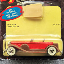 Load image into Gallery viewer, Hot Wheels 1983 '31 Doozie Red #4342 Hot Wheels Extras Long Card