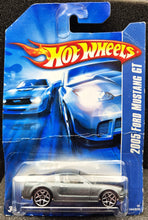 Load image into Gallery viewer, Hot Wheels 2006 2005 Ford Mustang GT Grey #184 Hot Wheels Mainline