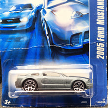 Load image into Gallery viewer, Hot Wheels 2006 2005 Ford Mustang GT Grey #184 Hot Wheels Mainline