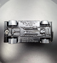 Load image into Gallery viewer, Hot Wheels 2022 Custom '77 Dodge Van Chrome Speed Blur 5 Pack Exclusive