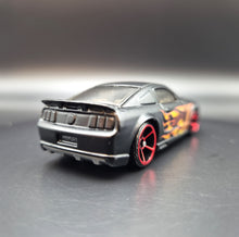 Load image into Gallery viewer, Hot Wheels 2019 '07 Ford Mustang Matte Black HW Flames 5 Pack Loose