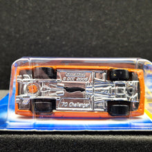 Load image into Gallery viewer, Hot Wheels 2006 '70 Dodge Hemi Challenger Orange #29 2006 First Editions