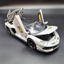Load image into Gallery viewer, Explorafind 2023 Lamborghini Aventador SVJ 63 Satin Grey 1:24 Die Cast Car