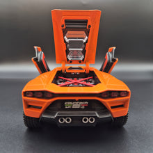 Load image into Gallery viewer, Explorafind 2023 Lamborghini Countach LPI 800-4 Orange 1:24 Die Cast Car