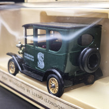 Load image into Gallery viewer, Lledo Days Gone 1920 Model T Ford Car Singer Sewing Machine Co. Ltd Dark Green DG33001
