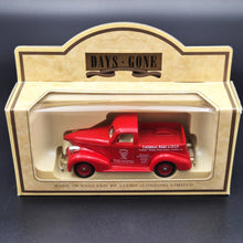 Load image into Gallery viewer, Lledo Days Gone 1939 Chevrolet Pick Up "Cakebread Robey &amp; Co. Ltd" Red DG36001