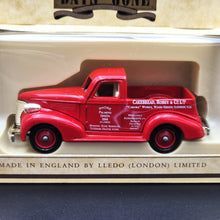 Load image into Gallery viewer, Lledo Days Gone 1939 Chevrolet Pick Up "Cakebread Robey &amp; Co. Ltd" Red DG36001