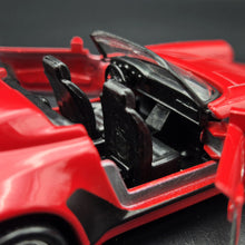Load image into Gallery viewer, Maisto 1989 Porsche 911 Speedster Red #21008 1:38 Die Cast Car