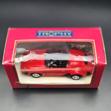 Load image into Gallery viewer, Maisto 1989 Porsche 911 Speedster Red #21008 1:38 Die Cast Car