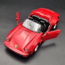 Load image into Gallery viewer, Maisto 1989 Porsche 911 Speedster Red #21008 1:38 Die Cast Car