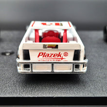 Load image into Gallery viewer, Matchbox 1993 Dirt Racer DIRT Super Stars Series Speedway Cars 4 Car Display Case
