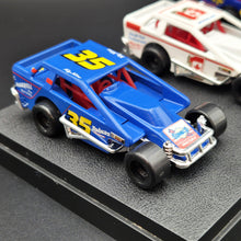 Load image into Gallery viewer, Matchbox 1993 Dirt Racer DIRT Super Stars Series Speedway Cars 4 Car Display Case