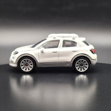 Load image into Gallery viewer, Matchbox 2022 2016 Fiat 500 X Pearl White MBX City Drivers 5 Pack Exclusive