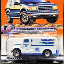 Load image into Gallery viewer, Matchbox 2000 International Armored Car Light Grey #58 Speedy Delivery Long Card