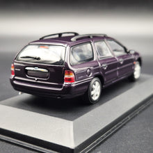 Load image into Gallery viewer, Minichamps 1997 Ford Mondeo Turnier MkII Estate Wagon Purple #433 06312 1:43 Diecast Model