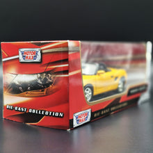 Load image into Gallery viewer, MotorMax 2004 Porsche 986 Boxster Yellow Timeless Legends #73226 1-24 Diecast Car